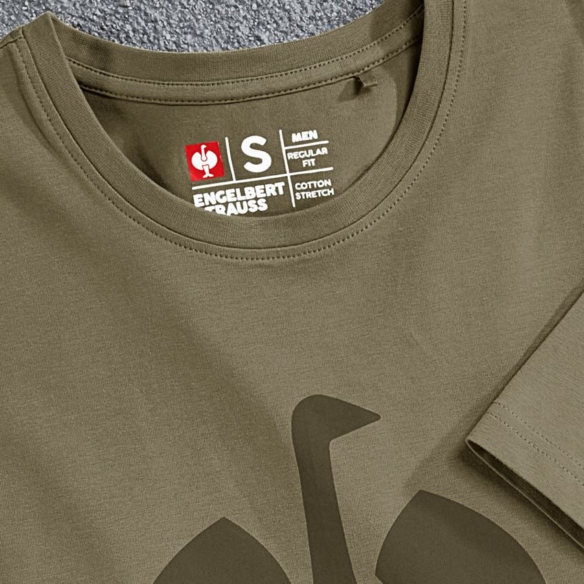 Temi: T-shirt e.s.concrete + verde felce 2