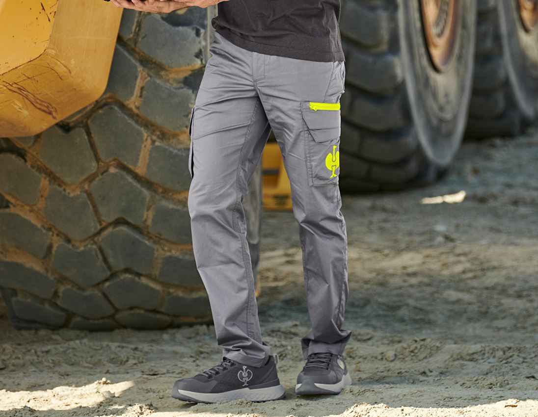 Temi: Pantaloni cargo e.s.trail + grigio basalto/giallo acido