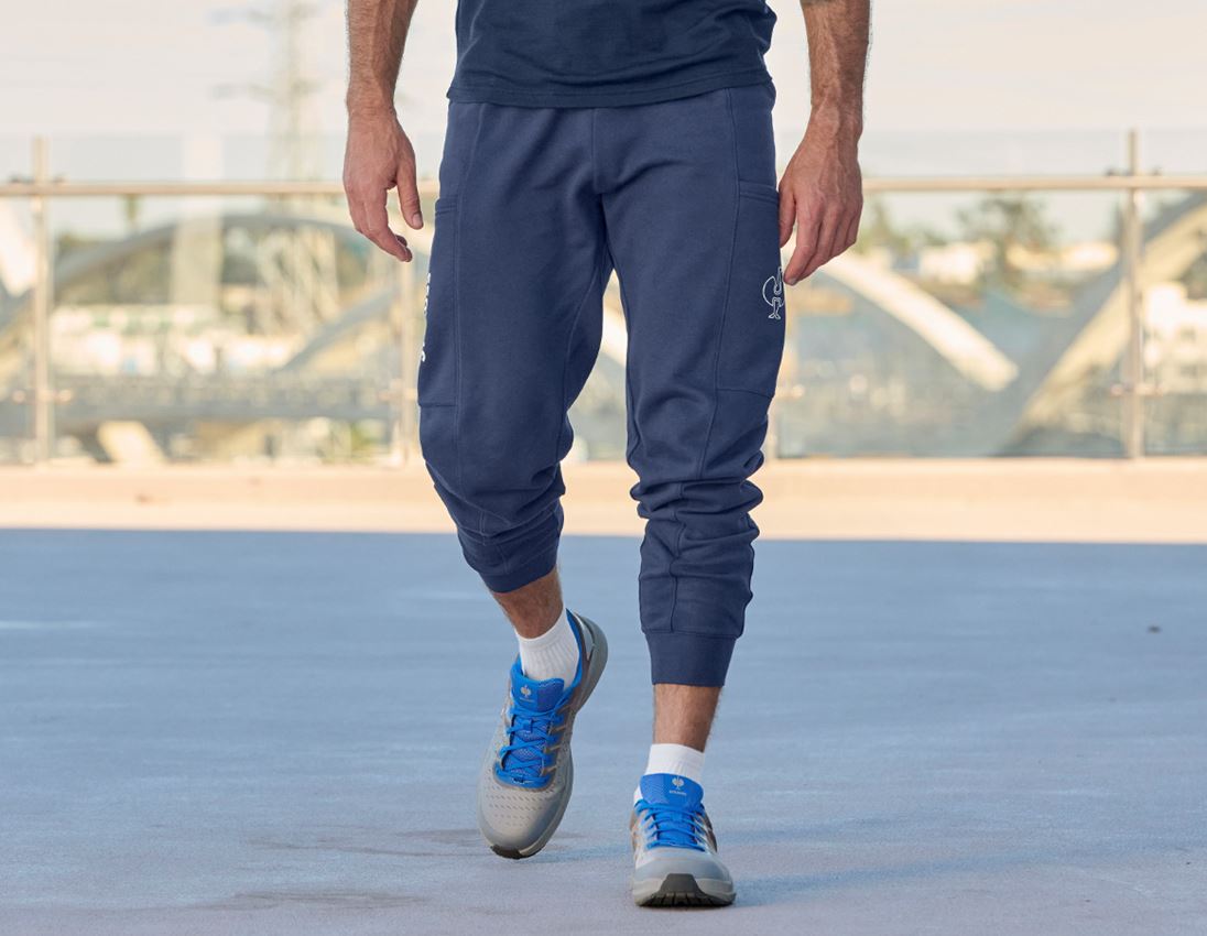 Temi: Sweat Pants light e.s.trail + blu profondo/bianco