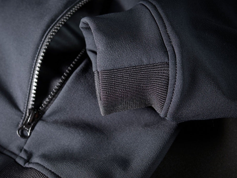Inserti in maglia elasticizzata sui polsini - giacca shellloft e.s.dynashield